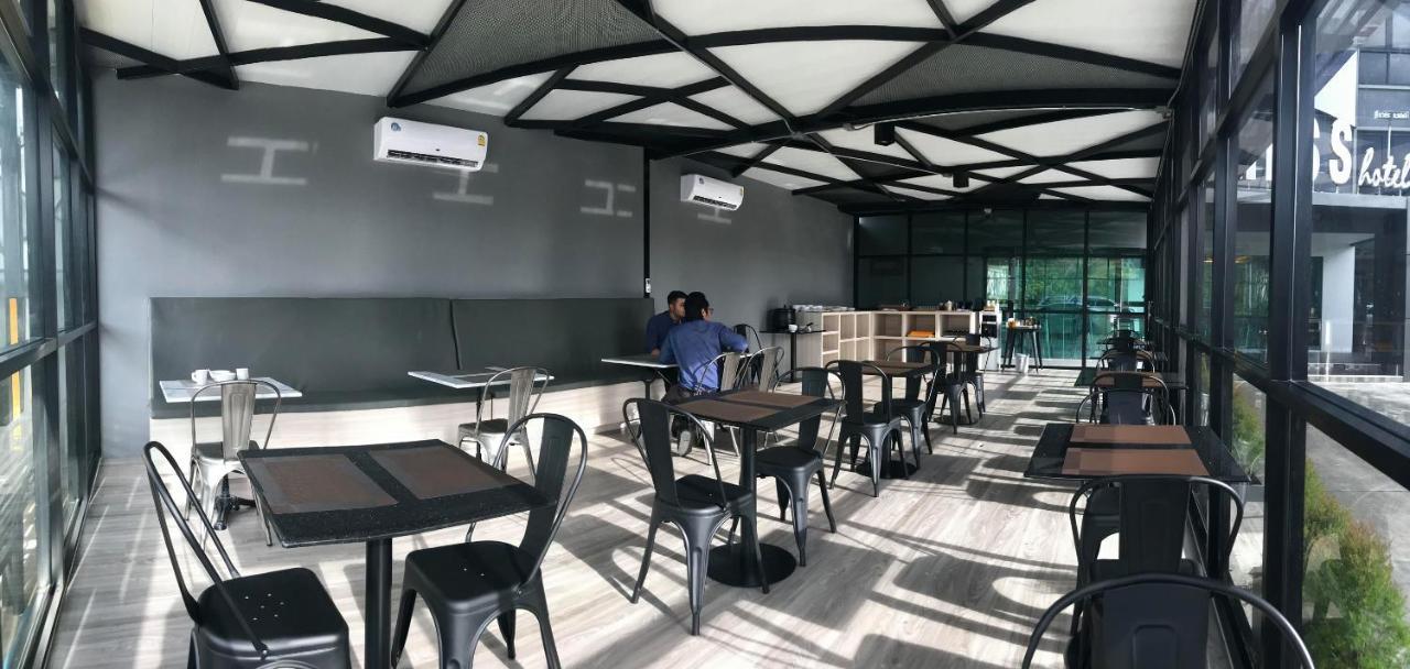 The Chess Hotel Rayong Buitenkant foto